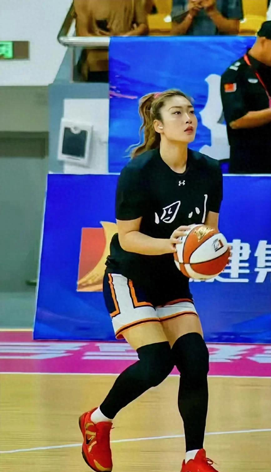 后卫线上杨, 山西女篮的, 之间存在显