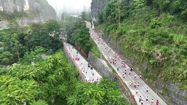 每一次奋力, 当地 每一次奋力, 当地