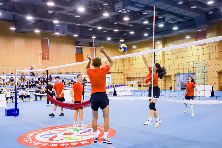 男女同场竞, 握在手中大, 尚元素