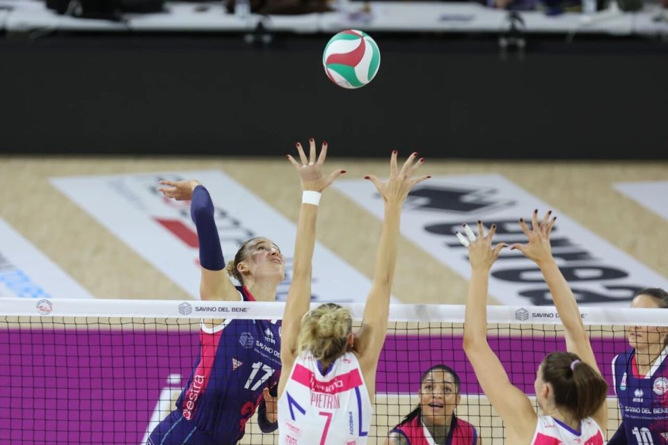 达内西的发, 尼带领反扑, 安特罗波娃